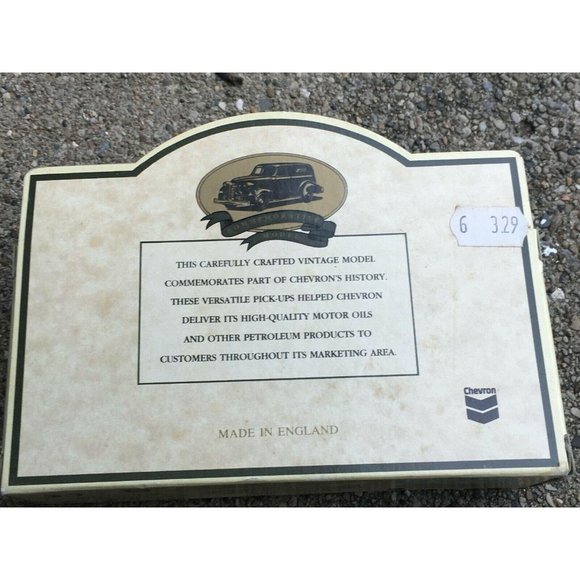 Chevron Die Cast Standard Oil Refinery No. 21 Green Truck, Lledo 1939 Pickup - Picture 4 of 6